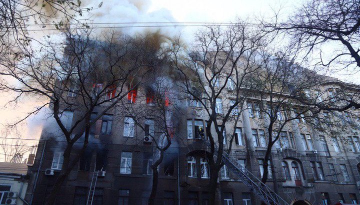 Imagini care îţi taie respiraţia de la incendiul devastator din Odesa  (FOTO/VIDEO)