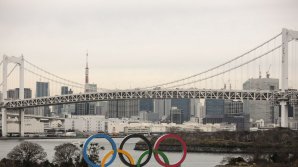 Jocurile Olimpice de la Tokyo. A început instalarea unor inele gigantice sub podul Rainbow 