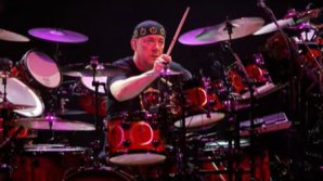 Neil Peart, bateristul celebrei trupei de rock progresiv Rush, a murit la vârsta de 67 de ani 