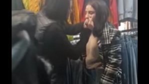Pedeapsă cruntă: Ce a pățit o fată care a încercat să fure blugi dintr-un magazin (VIDEO)