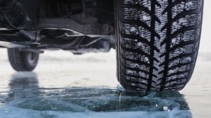 DRUMURI ACOPERITE DE POLEI. Șoferii sunt îndemnați să circule cu maximă prudență