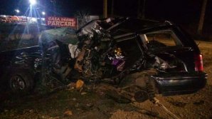 România: Doi oameni au murit într-un accident dintre un autoturism şi un autocar