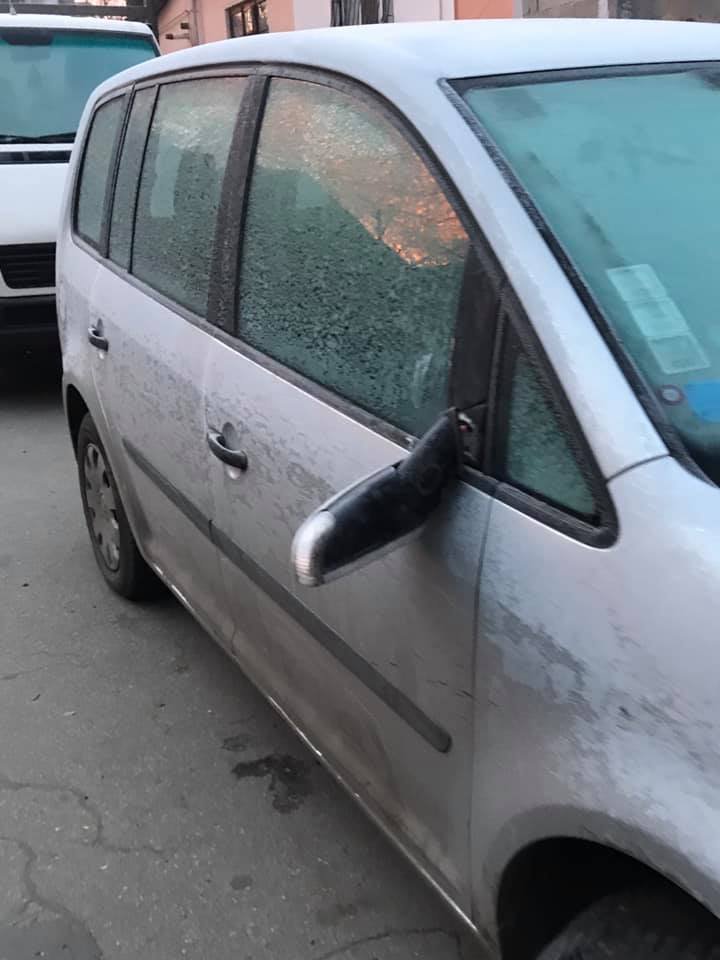 Mai multe maşini din Capitală, vandalizate de un tânăr (VIDEO/FOTO)