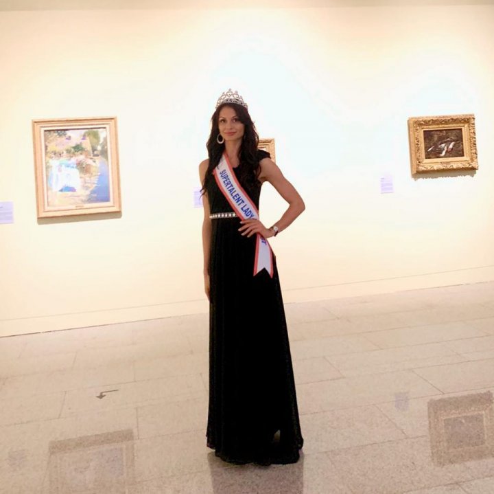 PREMIATĂ LA SEUL. Moldoveanca Mila Cuptor, pe locul 2 la competiţia Superlady of the World (FOTO)