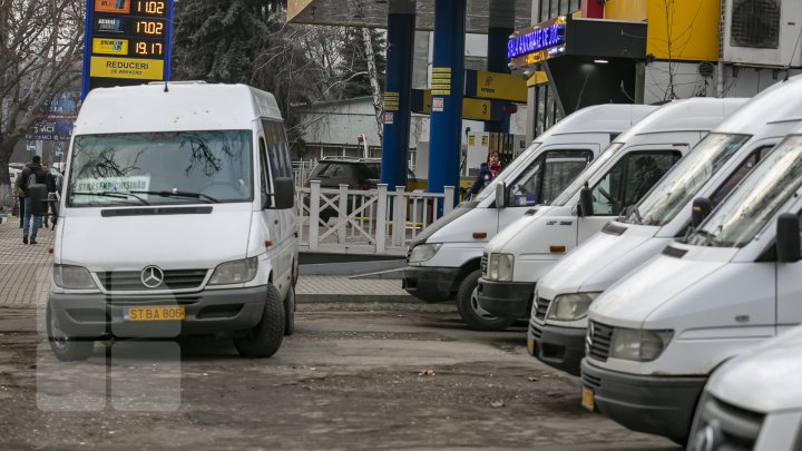 REACŢIA şoferilor după scumpirea carburanţilor: Of, mă doare inima când văd (FOTO)