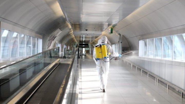 Aeroportul de la Otopeni a luat măsuri de prevenire a virusului ucigaş: dezinfectarea fluxurilor de pasageri 