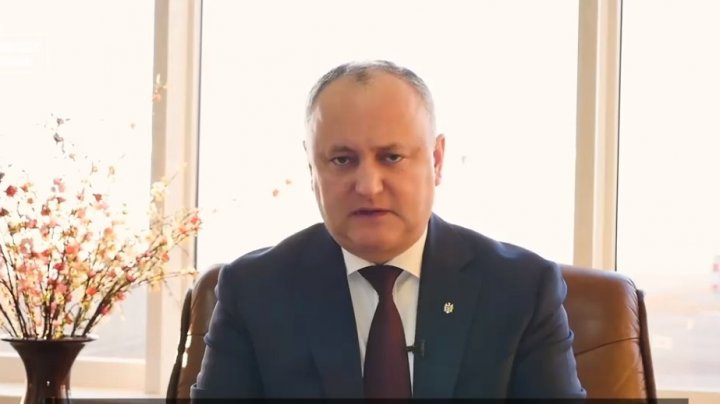 Președintele răspunde unor internauți inexistenți. Igor Dodon, acuzat că a făcut o emisiune fake