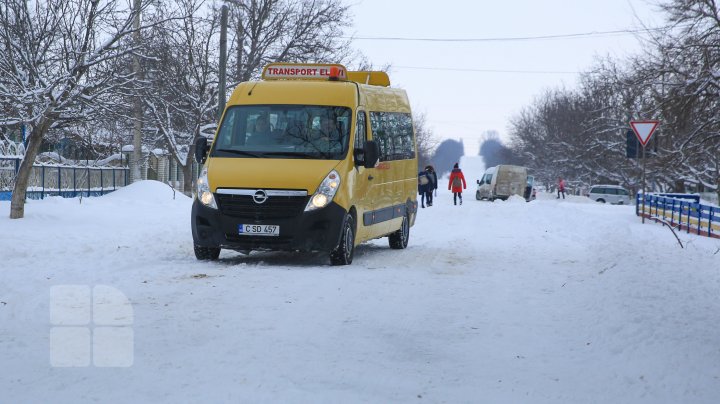 Instituţiile de învăţământ din ţară, în aşteptarea foştilor absolvenţi. IMAGINI CARE ÎŢI VOR RĂSCOLI AMINTIRI (FOTOREPORT)