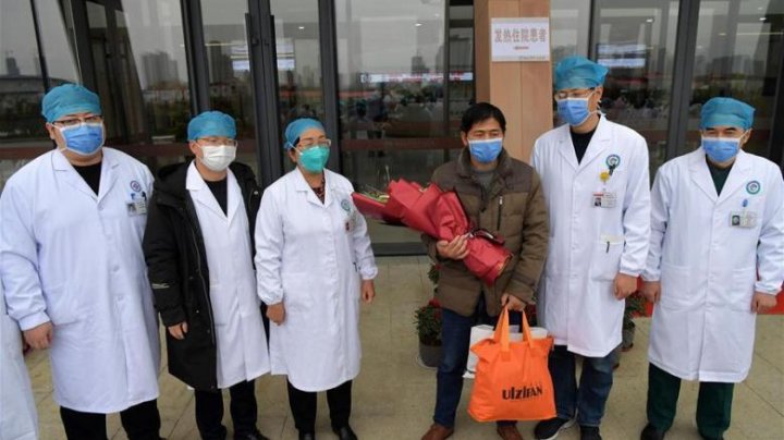 Un pacient vindecat de coronavirus, în China, a fost externat