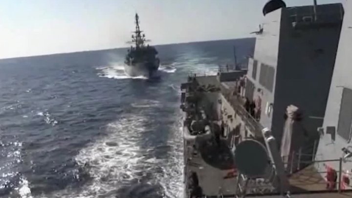 O navă militară a Rusiei s-a apropiat periculos de un distrugător al marinei Statelor Unite