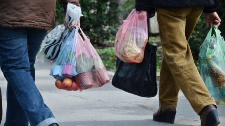 China va interzice pungile şi materialele de unică folosinţă din plastic