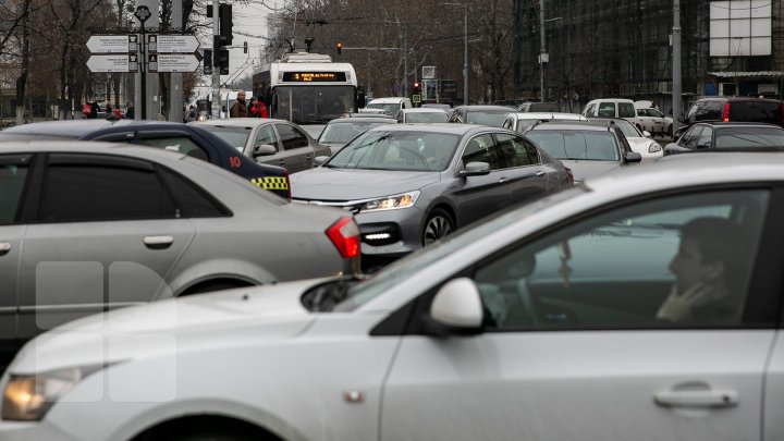 TRAFIC INTENS în Capitală. Străzile pe care se circulă cu dificultate