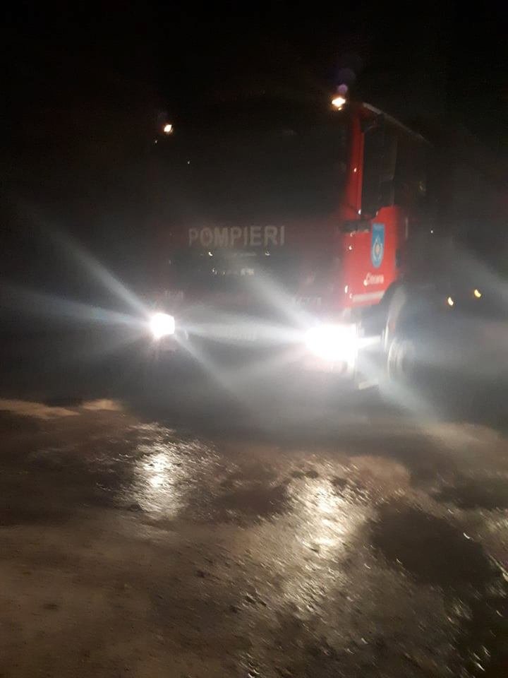 INCENDIU PUTERNIC în sectorul Rîșcani al Capitalei. Mai multe autospeciale ale pompierilor, la faţa locului (FOTO)