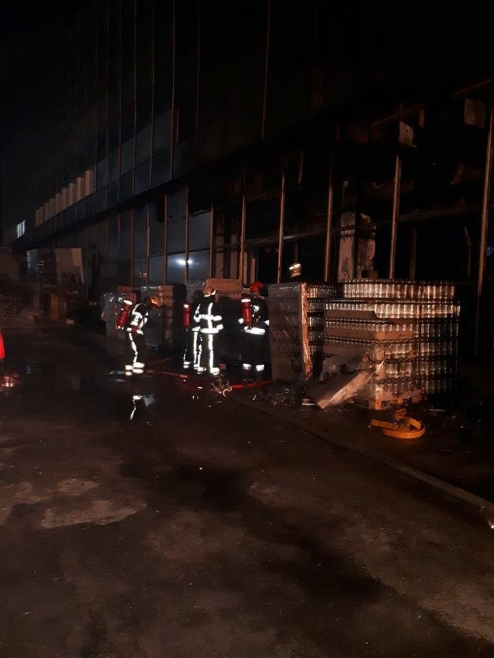 INCENDIU PUTERNIC în sectorul Rîșcani al Capitalei. Mai multe autospeciale ale pompierilor, la faţa locului (FOTO)