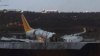 Noi detalii despre avionul rupt în trei: Trei oameni au murit şi 170 au fost răniţi (VIDEO)
