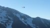 Zăpadă dusă cu elicoptere în Pirineii francezi, unde pârtia este impracticabilă (VIDEO)