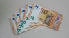 O țară vrea să repornească economia oferind câte 100 de euro fiecărui cetățean