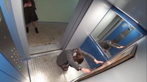 "Vă bateţi joc?": Reacţia oamenilor atunci când văd portretul lui Putin (VIDEO)