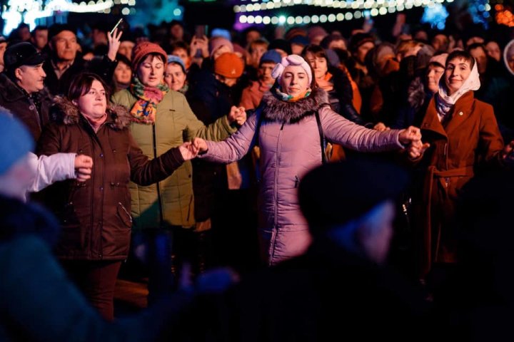 De Sfântul Valentin, iubirea a plutit în aer la Orhei și Taraclia. Vezi cum au sărbătorit îndrăgostiţii (FOTO)