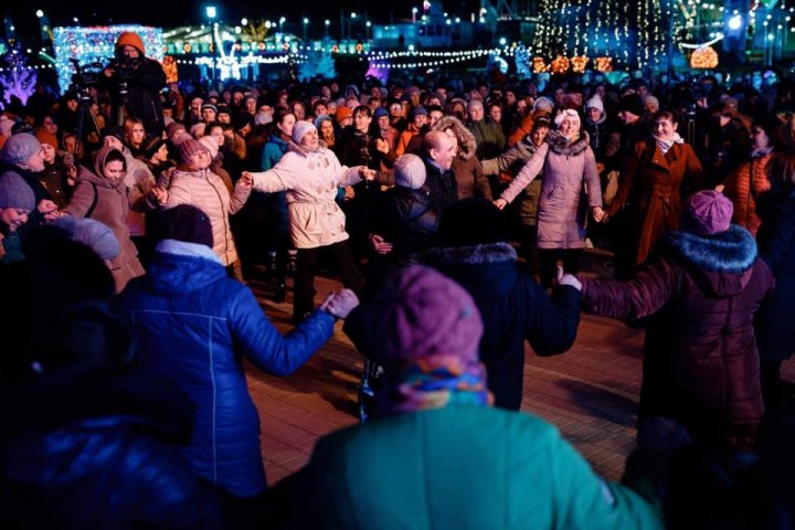 De Sfântul Valentin, iubirea a plutit în aer la Orhei și Taraclia. Vezi cum au sărbătorit îndrăgostiţii (FOTO)