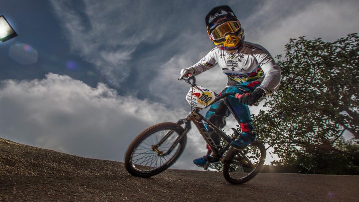 Spectacol pe biciclete. Connor Fields a câştigat etapa a doua a Cupei Mondiale de BMX Supercross