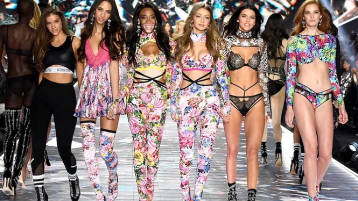 Scandal în lumea modei! Modelele de la Victoria's Secret ar fi intimidate