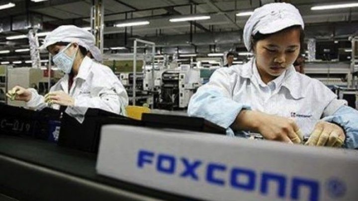 O companie chineză trece de la producţia de iPhone la cea de măşti medicale