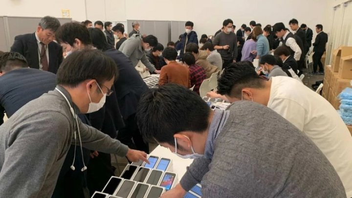 Japonia oferă mii de iPhone-uri celor care sunt în carantină la bordul navei Princess Diamond din cauza coronavirus