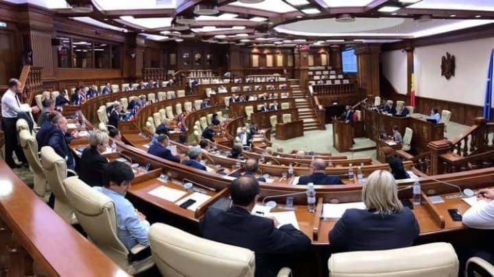 Prima şedinţă a Parlamentului din sesiunea de primăvară. Ce au decis deputaţii