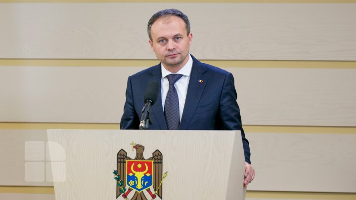 Candu, despre intenția lui Dodon de a iniția discuții cu fracțiunile parlamentare: Singura în drept să o facă este noul președinte