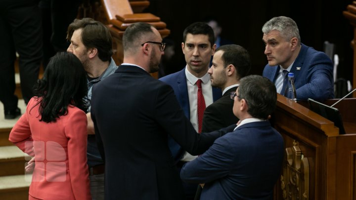 Show Must Go On. Şedinţa plenară a Parlamentului din 21.02.2020 (FOTOREPORT)