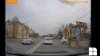 Momentul în care un şofer iese pe CONTRASENS cu VITEZĂ EXCESIVĂ pe o stradă din Capitală (VIDEO)