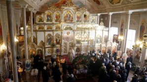 Doi preoţi nu au putut împărţi un lăcaş. Imagini scandaloase dintr-o biserică, unde enoriaşii s-au luat la bătaie (VIDEO) 