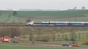 Un tren de mare viteză a deraiat lângă Strasbourg. Sunt RĂNIŢI