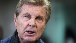 Renumitul cântăreț rus Lev Leșcenko, internat în reanimare cu pneumonie. Artistul și soția sa așteaptă rezultatele testelor la coronavirus