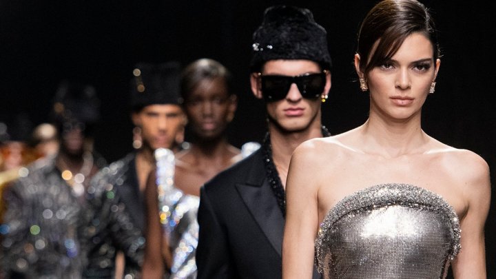 Casa de modă Versace amână o prezentare de modă în Statele Unite din cauza epidemiei cauzate de coronavirus