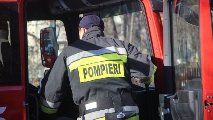 Incendiu la Policlinica Spitalului Clinic Republican. La faţa locului, două autospeciale