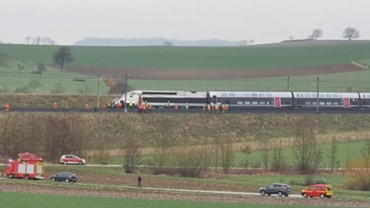 Un tren de mare viteză a deraiat lângă Strasbourg. Sunt RĂNIŢI