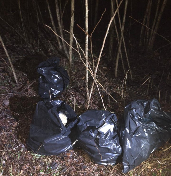 Tentativă de contrabandă cu măşti medicinale, contracarată la frontiera româno-ucraineană (FOTO/VIDEO)