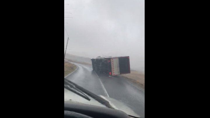 O nouă furtună violentă. Marea Britanie și Irlanda au parte de ploi abundente și vânt puternic 