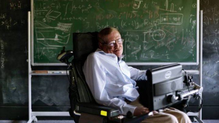 Stephen Hawking a prezis că un virus va decima omenirea