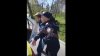 Un bărbat din Capitală, reținut de polițiști în timp ce se plimba cu familia sa în parc (VIDEO)