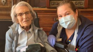 O femeie de 106 ani, cel mai vârstnic pacient care a învins noul coronavirus în Marea Britanie