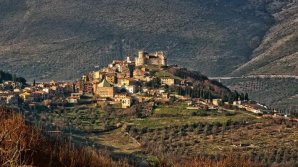 Un sat din Italia plasat în carantină totală, transformat în laborator uman