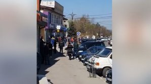 Inconștiență totală! Vezi ce s-a întâmplat azi, în miezul zilei, în centrul orașului Strășeni