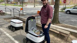 Din cauza riscului enorm de infectare, în SUA roboţii fac livrarea la domiciliu (VIDEO) 