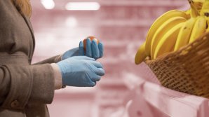 EXPERIMENT! Ne protejează sau nu mănușile împotriva virusului (VIDEO)