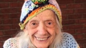 O femeie de 102 ani, care a supraviețuit cancerului, s-a vindecat și de COVID-19