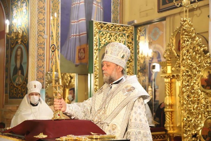 Hristos a înviat! Astăzi creştinii ortodocşi sărbătoresc învierea Domnului