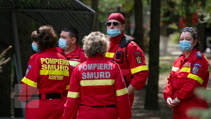 52 de cadre medicale din România vor lucra cot la cot cu doctorii moldoveni în lupta cu COVID-19 (FOTOREPORT)